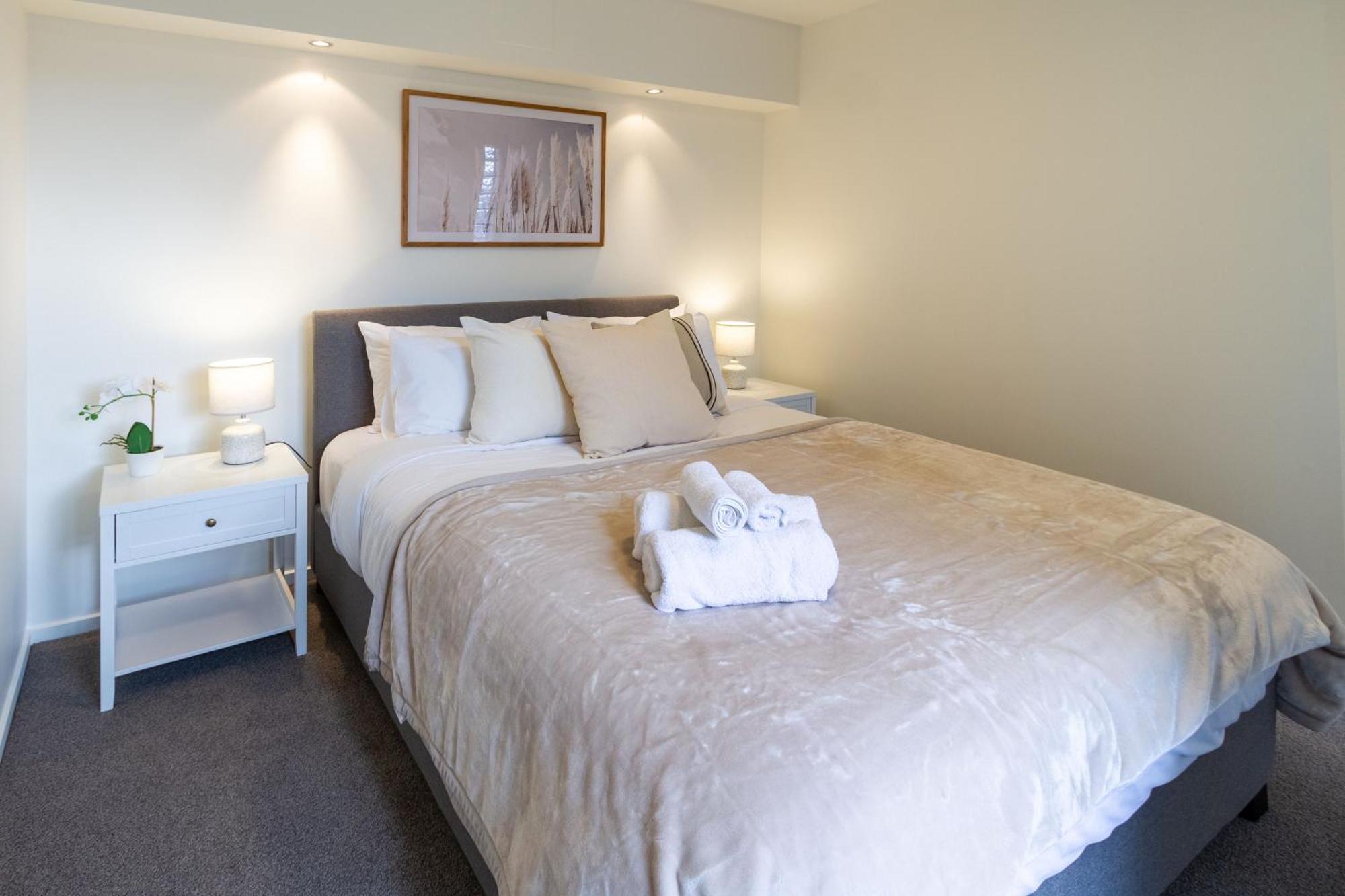 Apartment Warm Chch Park View & Garage Parking *